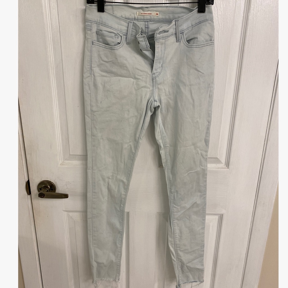 Levi’s 710 Super Skinny Jeans